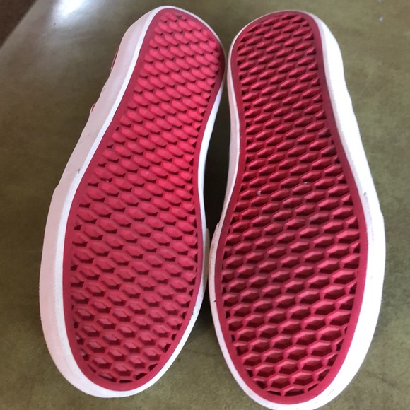 🔥 Host pick 4/20 🔥In N Out slip on Sneakers - Picture 9 of 10